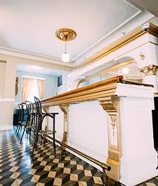 Historic charm and vibrant urban style — 4