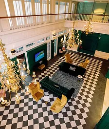 Vintage grandeur and captivating architectural style — 4