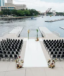 Modern waterfront architecture and skyline vistas — 4